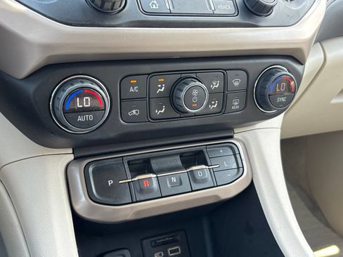 Used 2023 GMC Acadia Denali AWD/4WD image 21