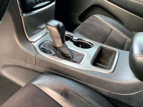 Used 2020 Jeep Grand Cherokee Altitude image 15