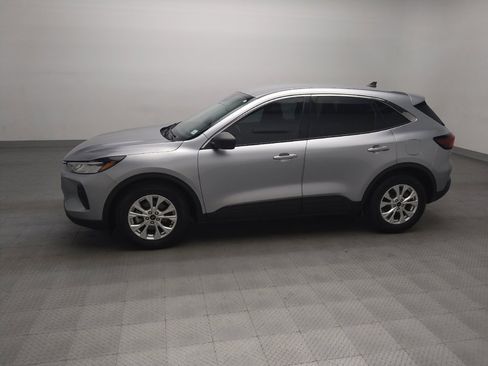 Used 2023 Ford Escape Active FWD image 2