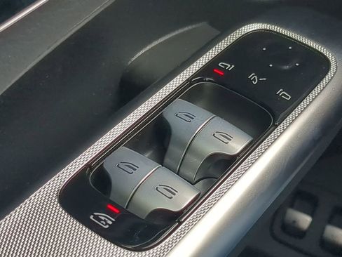 Certified 2025 Mercedes-Benz GLC 350e GLC 350e image 10