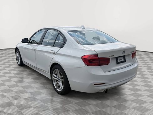 Used 2018 BMW 320i xDrive Sedan AWD/4WD image 5