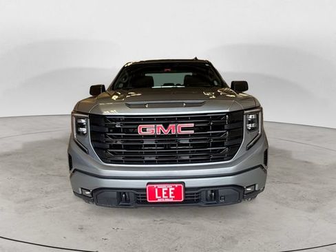Used 2023 GMC Sierra 1500 Elevation w/ X31 Off-Road Package AWD/4WD image 9