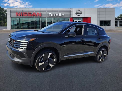 New 2026 Nissan Kicks SR image 1