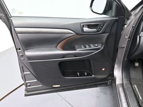 Used 2019 Toyota Highlander Limited AWD/4WD image 11