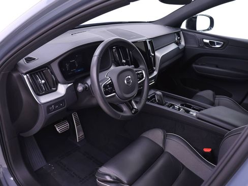 Used 2022 Volvo XC60 T8 R-Design AWD/4WD image 6