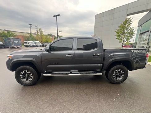 Used 2022 Toyota Tacoma TRD Off-Road AWD/4WD image 8