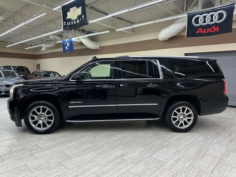 Used 2020 GMC Yukon XL Denali AWD/4WD image 10