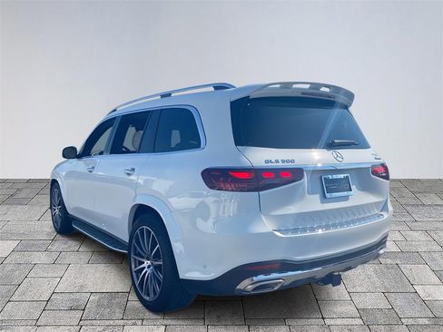 Used 2025 Mercedes-Benz GLS 580 4MATIC image 5