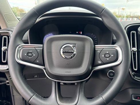 Certified 2026 Volvo XC40 B5 Plus AWD/4WD image 19