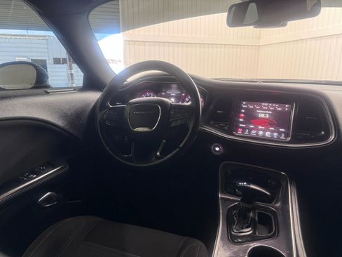 Used 2016 Dodge Challenger SXT image 14