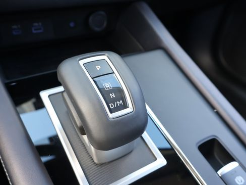 Used 2024 Mitsubishi Outlander SE image 29