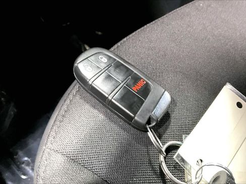 Used 2020 Jeep Renegade Trailhawk image 14