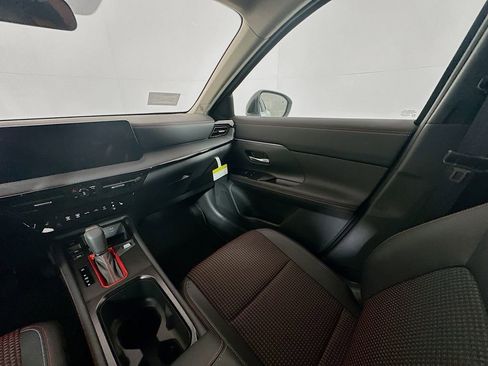 New 2026 Nissan Kicks SR w/ Cold Weather Package image 19