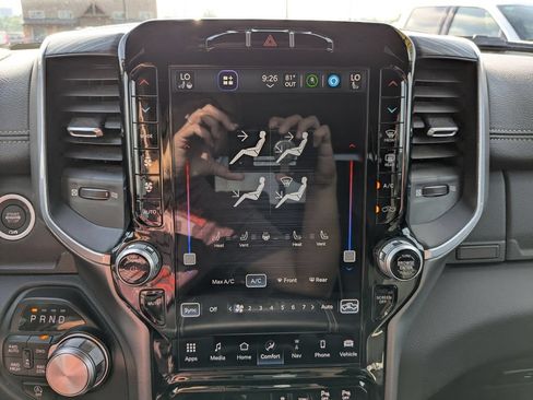 Used 2023 RAM 1500 Laramie AWD/4WD image 11