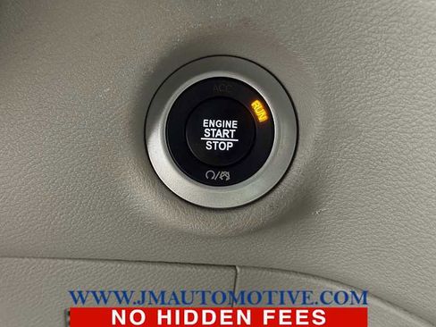 Used 2021 Chrysler Pacifica Touring-L image 45