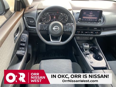 Used 2023 Nissan Rogue SV image 21