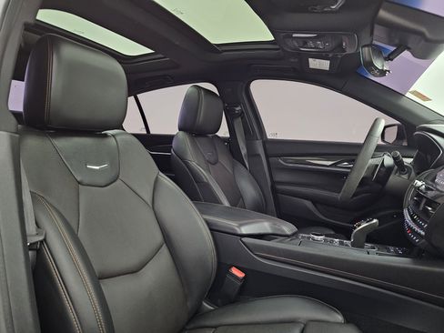 Used 2021 Cadillac CT5 V w/ Premium Package image 11