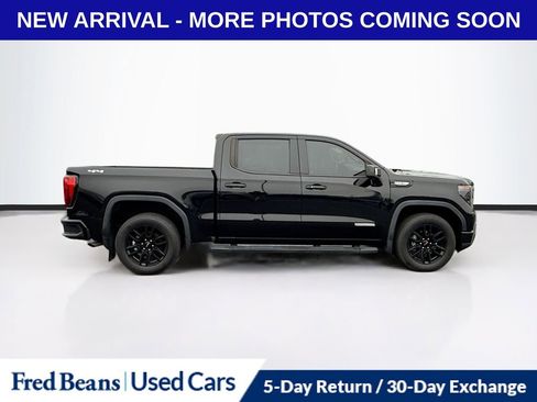 Used 2022 GMC Sierra 1500 Elevation w/ Elevation Premium Package image 8