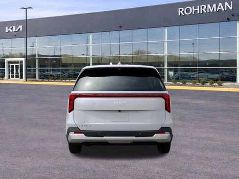 New 2026 Kia Carnival LX FWD image 5