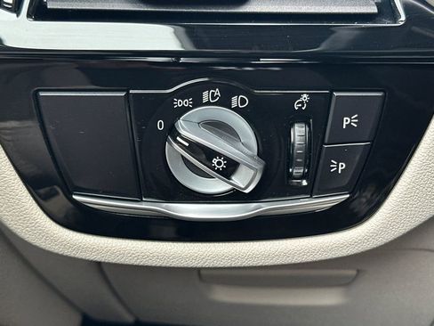Used 2023 BMW 530i w/ Premium Package RWD image 31