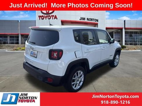 Used 2023 Jeep Renegade Latitude AWD/4WD image 7