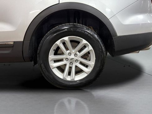 Used 2014 Ford Explorer XLT image 14