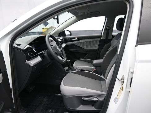 Used 2022 Volkswagen Taos S image 11