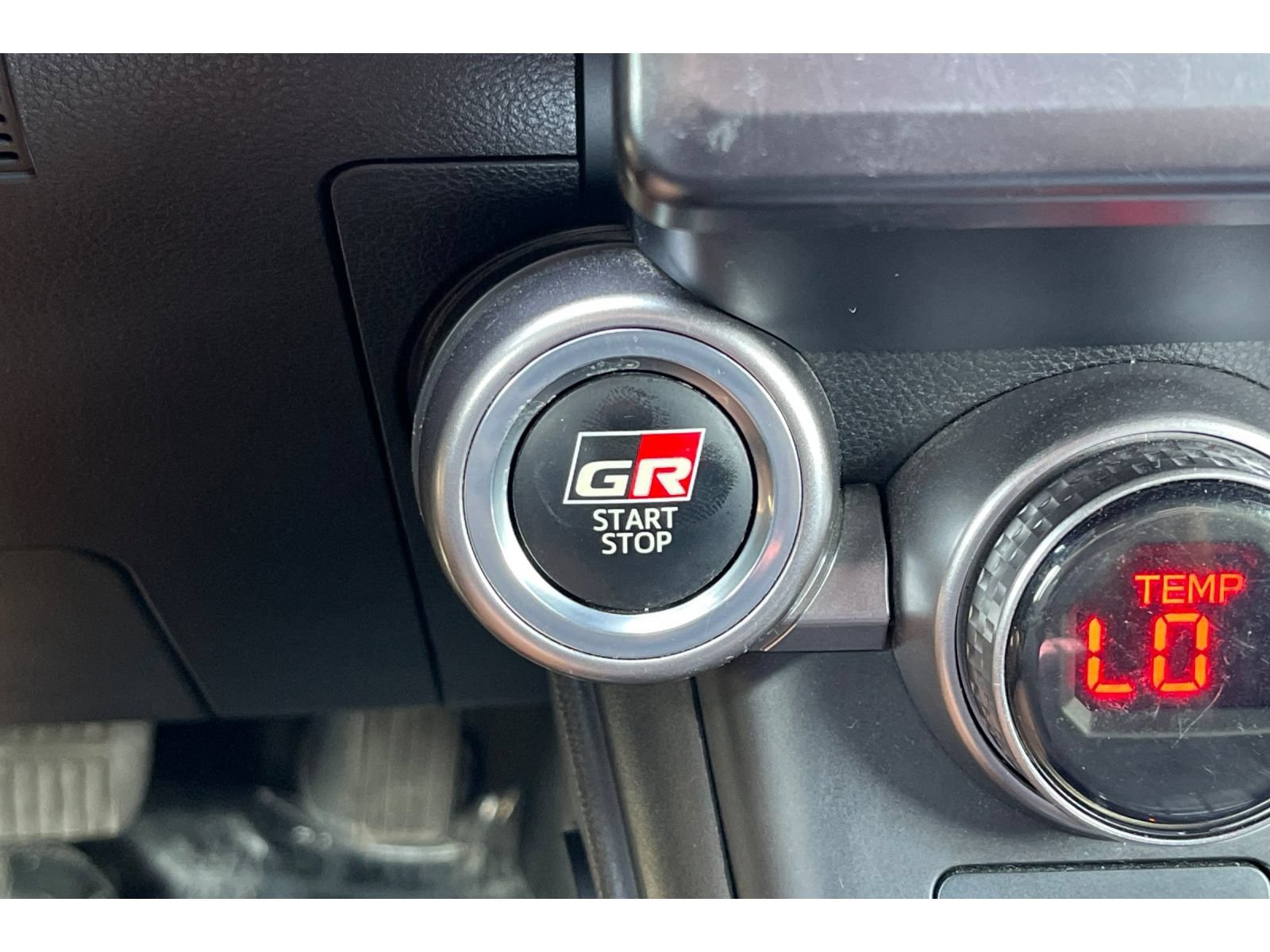 Used 2022 Toyota GR86 w/ ALL Weather Mat Package (TMS) RWD image 32