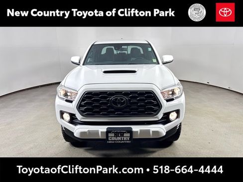 Used 2020 Toyota Tacoma TRD Sport image 8