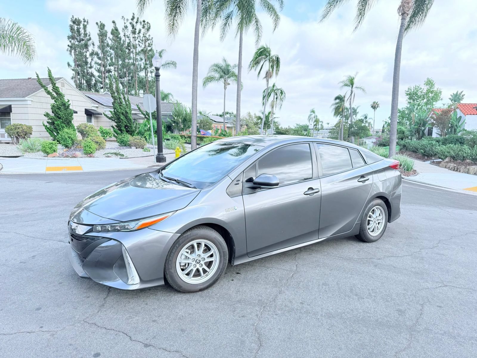 Used 2021 Toyota Prius Prime LE FWD image 11