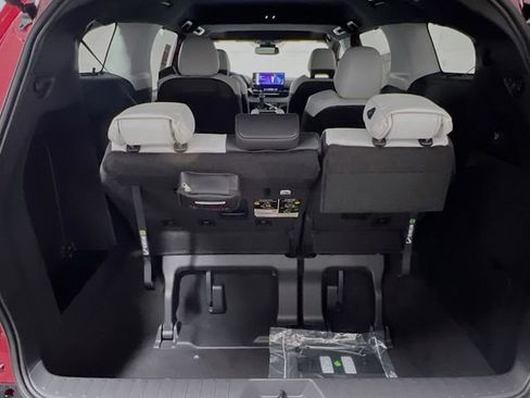 New 2026 Toyota Sienna XSE image 31