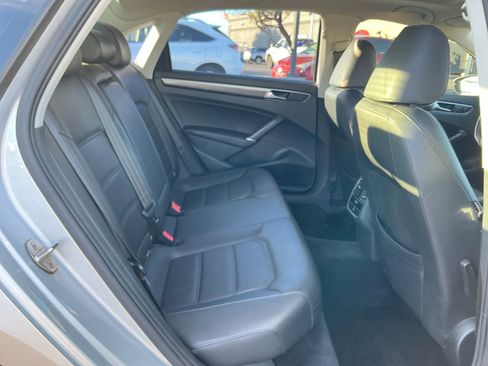 Used 2018 Volkswagen Passat 2.0T SE image 18
