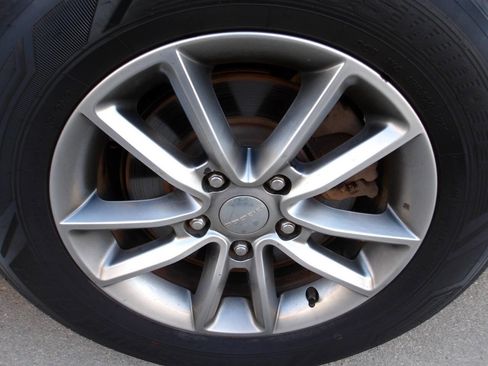 Used 2017 Dodge Grand Caravan SE image 42