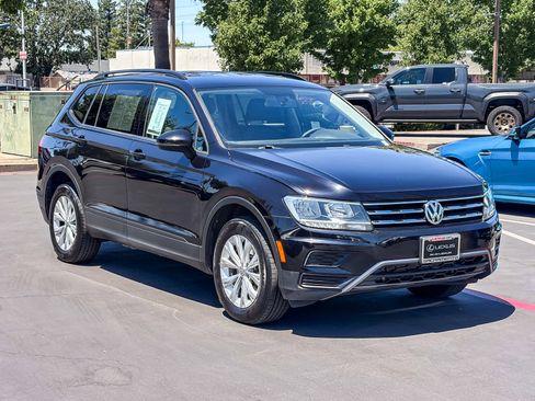 Used 2018 Volkswagen Tiguan S FWD image 5