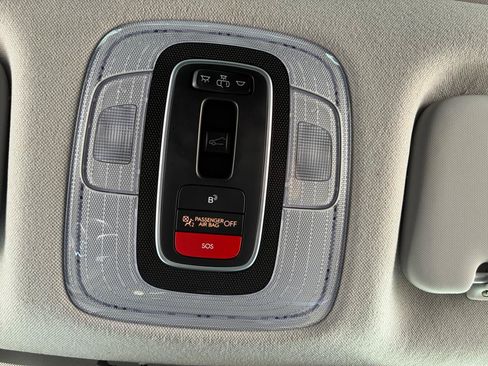 Used 2023 Hyundai Elantra Limited FWD image 10