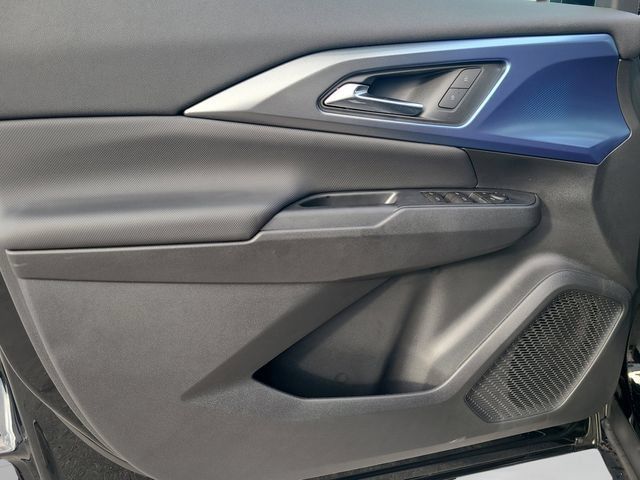 New 2026 Chevrolet Equinox EV LT w/ LPO, Blackout Package FWD image 30
