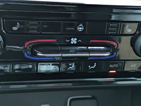 Certified 2024 Jeep Grand Cherokee Altitude image 23