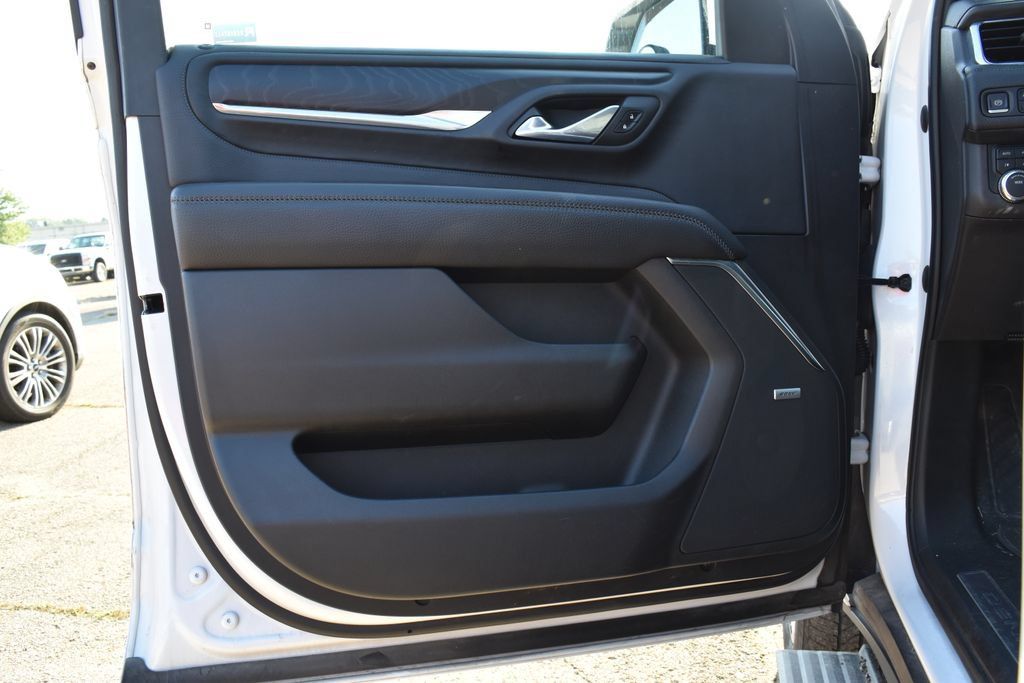 Used 2023 GMC Yukon Denali AWD/4WD image 8