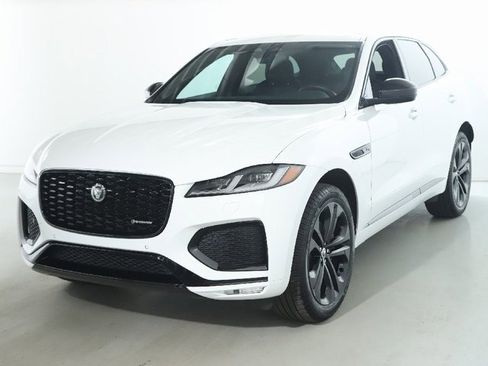 Used 2025 Jaguar F-PACE R-Dynamic S image 1