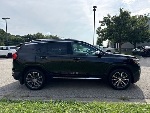 Used 2019 GMC Terrain Denali w/ Driver Alert Package II AWD/4WD image 4