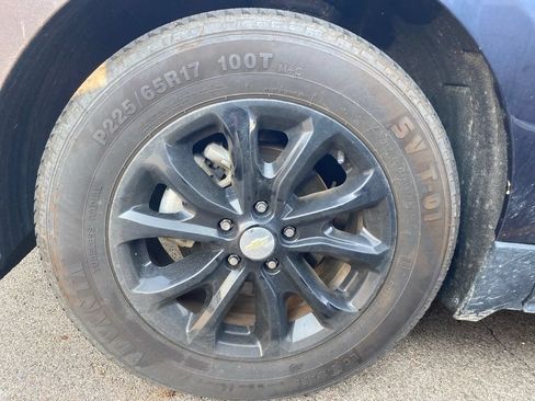 Used 2018 Chevrolet Equinox LS FWD image 15