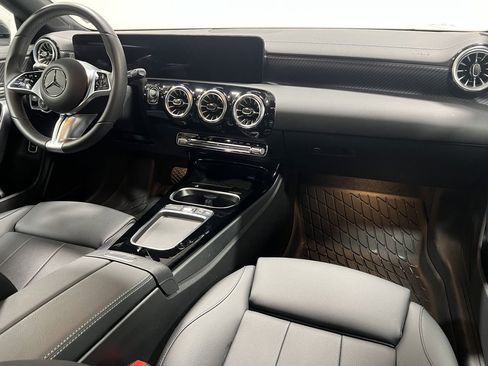 Used 2025 Mercedes-Benz CLA 250 4MATIC image 26