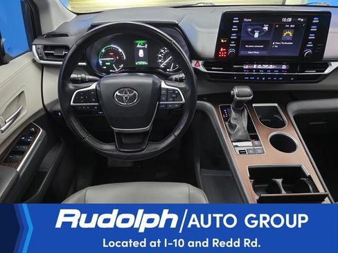 Used 2022 Toyota Sienna XLE FWD image 15