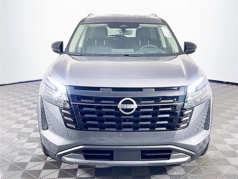 New 2026 Nissan Pathfinder Platinum image 3