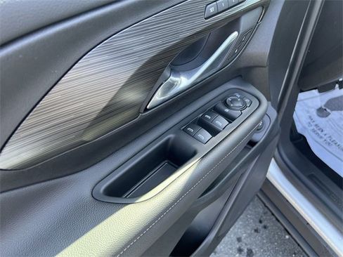 Certified 2022 GMC Terrain SLT image 23