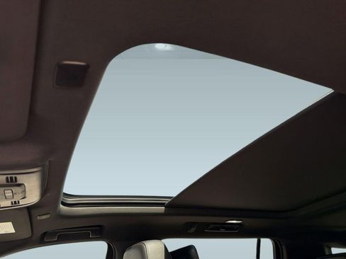 Used 2021 Chevrolet Suburban Z71 w/ Z71 Off-Road Package image 15