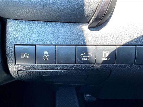 Used 2019 Toyota Camry LE FWD image 34