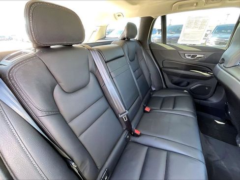 Used 2020 Volvo V60 T5 Cross Country w/ Protection Package image 15