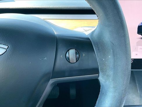 Used 2023 Tesla Model Y Long Range AWD/4WD image 19