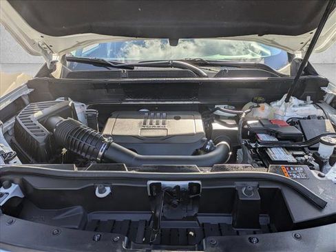 Used 2023 GMC Acadia SLT image 25